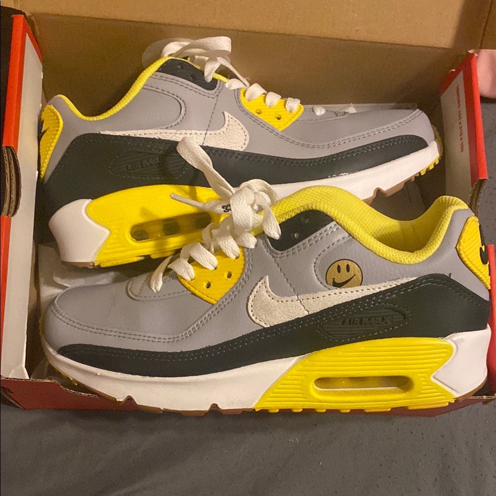 Nike Air Max 90 Gray and Yellow Sneakers